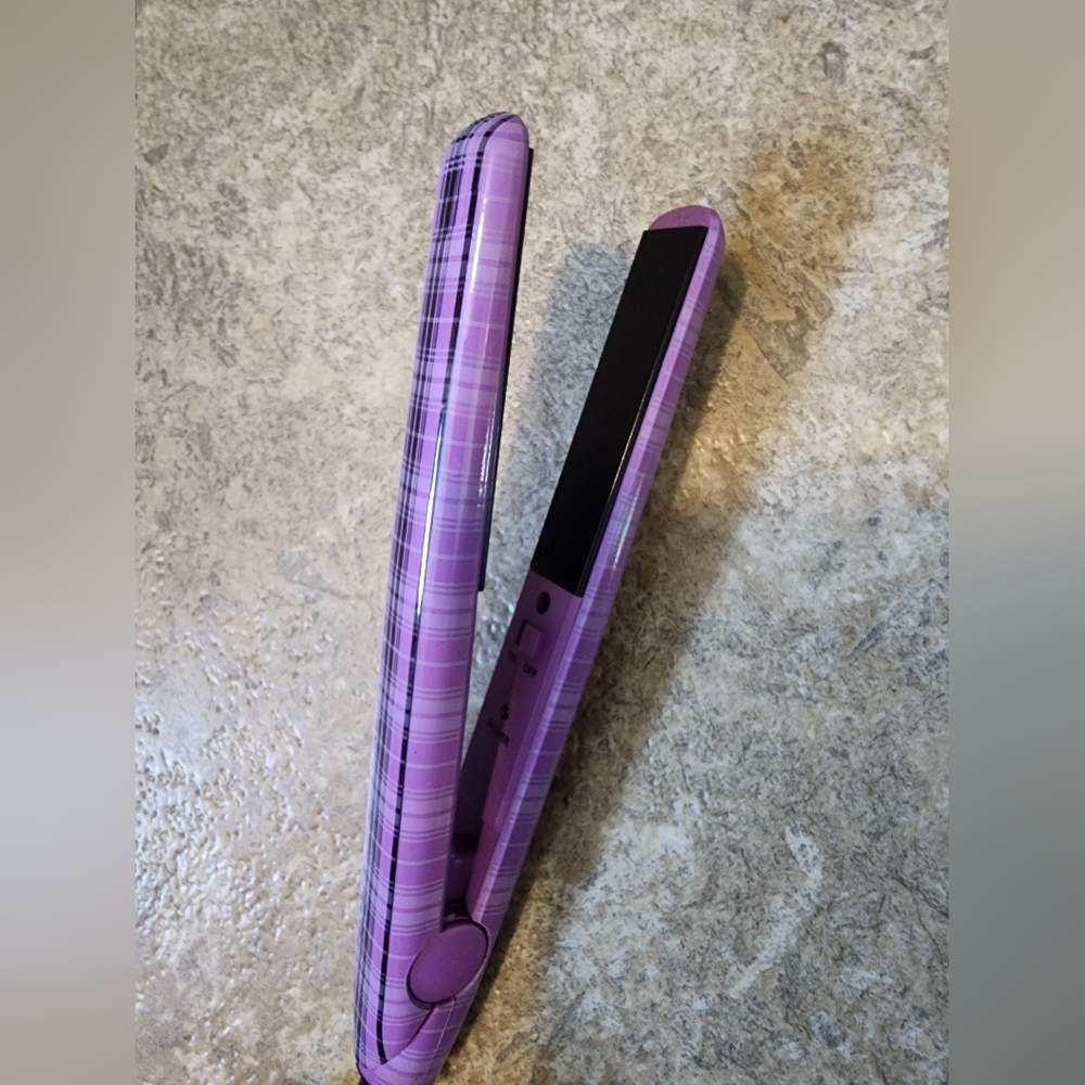 Mini travel hair straightener - Picture 2 of 3